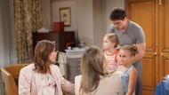 Kelly and Beth want to see their dad on The Bold and the Beautiful | Image: JPI